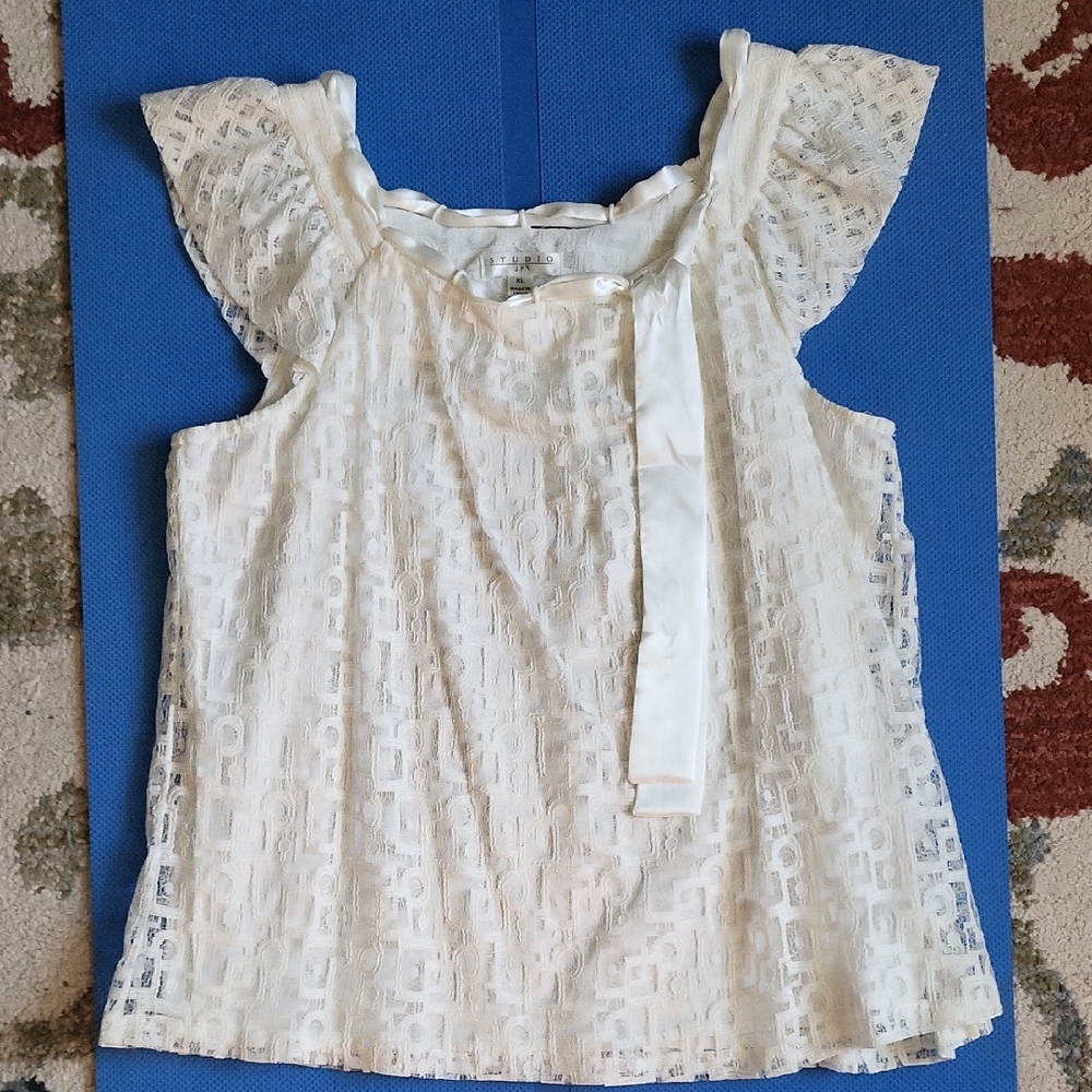 Chic Ivory Lace Blouse